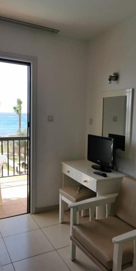 Simos Magic Beach Hotel Apts Ayía Nápa Extérieur photo