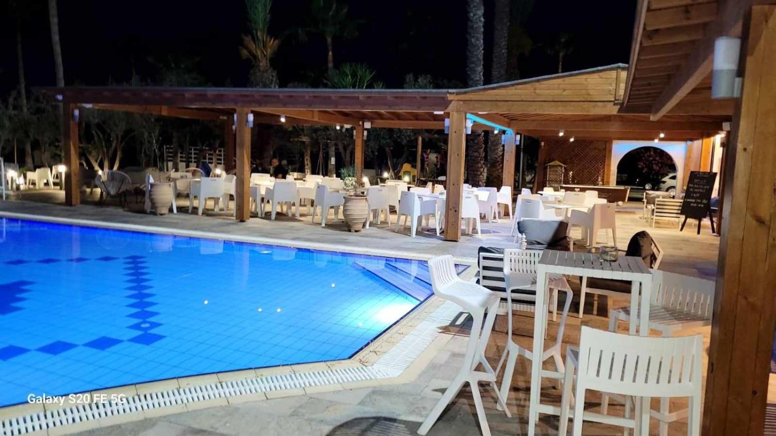 Simos Magic Beach Hotel Apts Ayía Nápa Extérieur photo