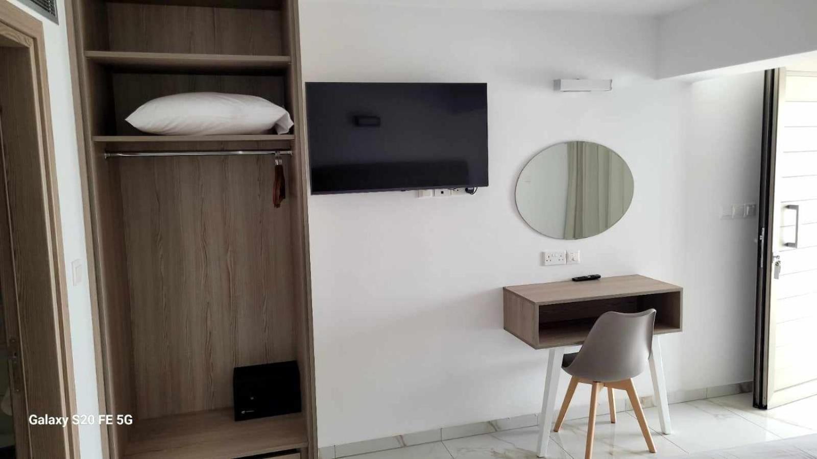 Simos Magic Beach Hotel Apts Ayía Nápa Extérieur photo