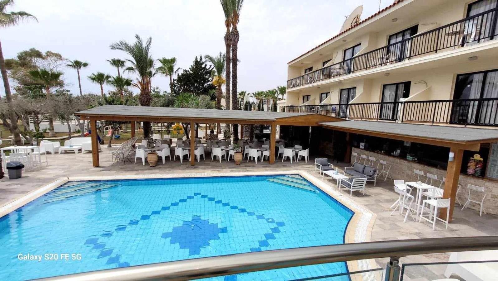 Simos Magic Beach Hotel Apts Ayía Nápa Extérieur photo