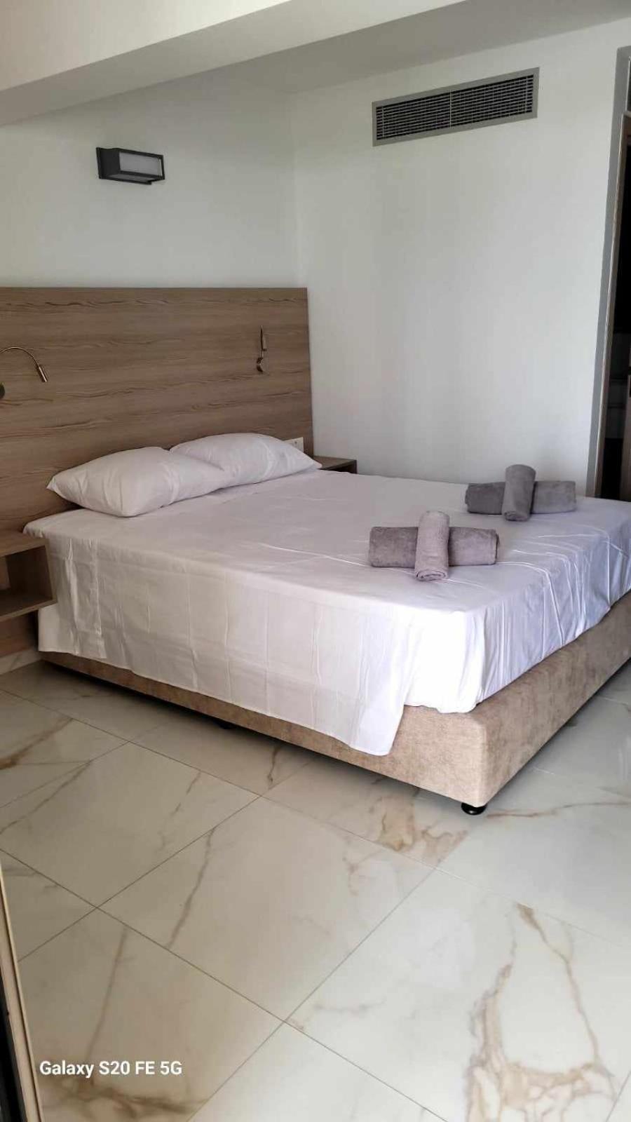 Simos Magic Beach Hotel Apts Ayía Nápa Extérieur photo