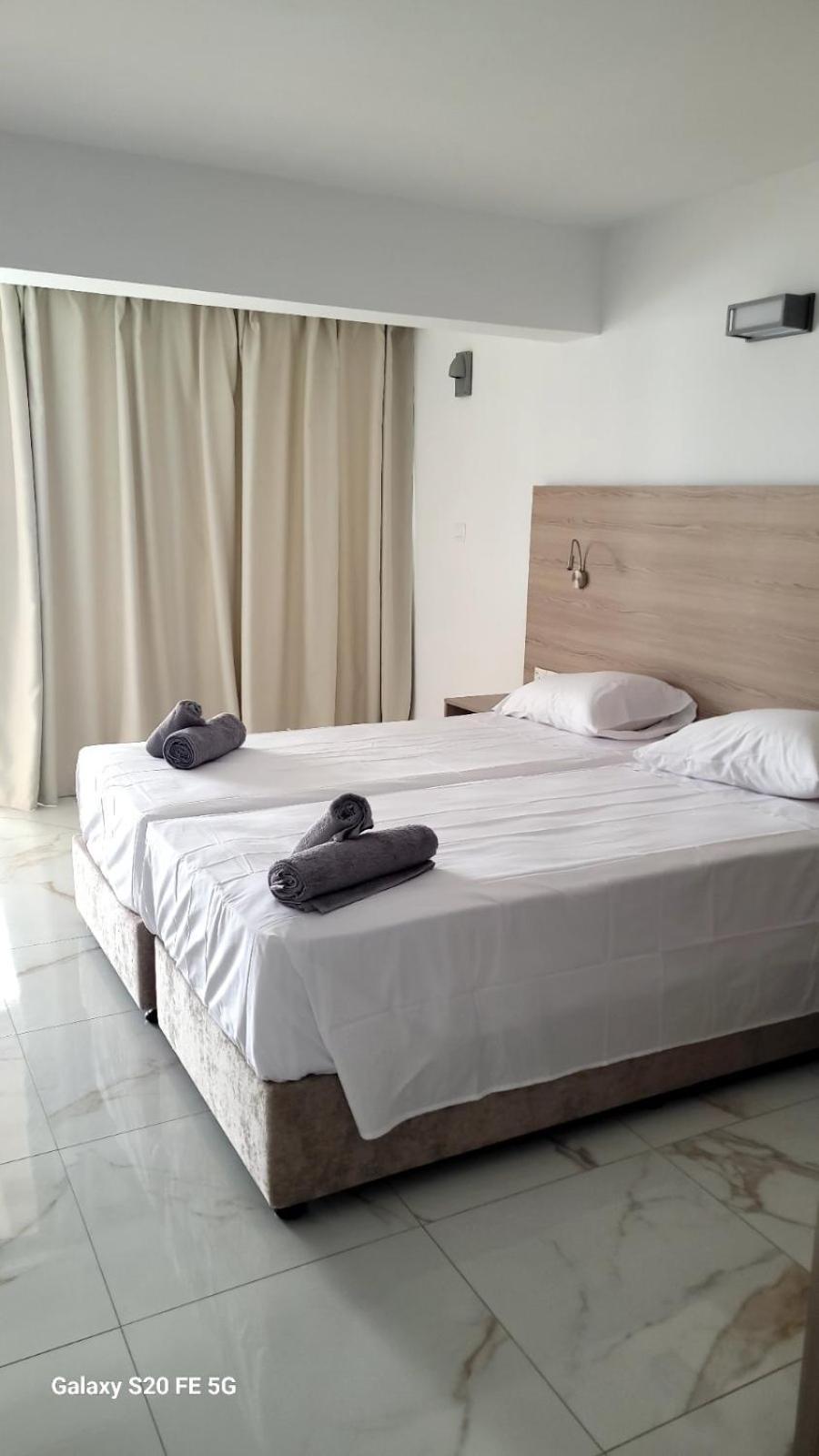 Simos Magic Beach Hotel Apts Ayía Nápa Extérieur photo