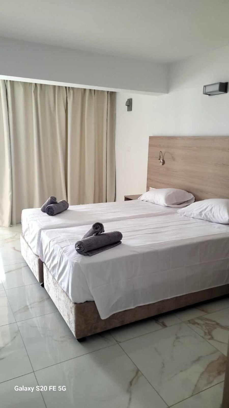 Simos Magic Beach Hotel Apts Ayía Nápa Extérieur photo